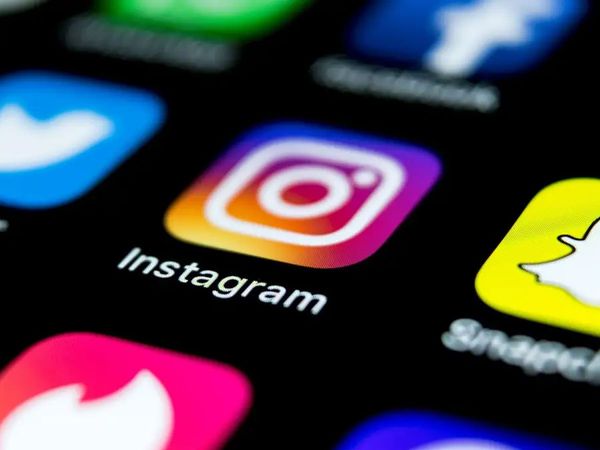 Delete instagram account