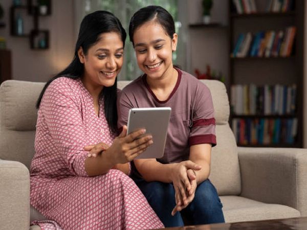 Arvind Kejriwal government scheme win free iPad by clicking good selfie