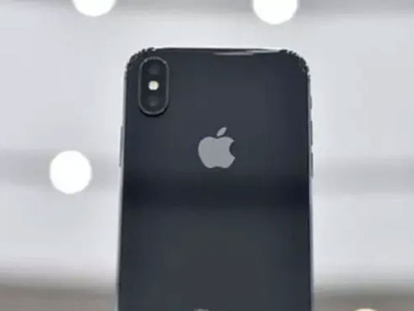 chat with 30 people on iPhone and iPad