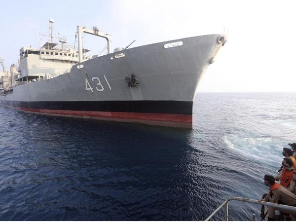 ओमान की खाड़ी में डूबा ईरानी नौसेना का सबसे बड़ा जहाज, कई हेलीकॉप्‍टर्स का रहा है लॉन्‍च पैड