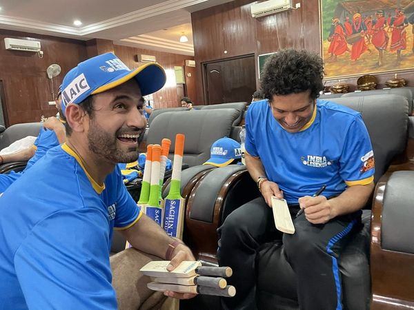 Irfan Pathan and Sachin Tendulkar Corona warriors