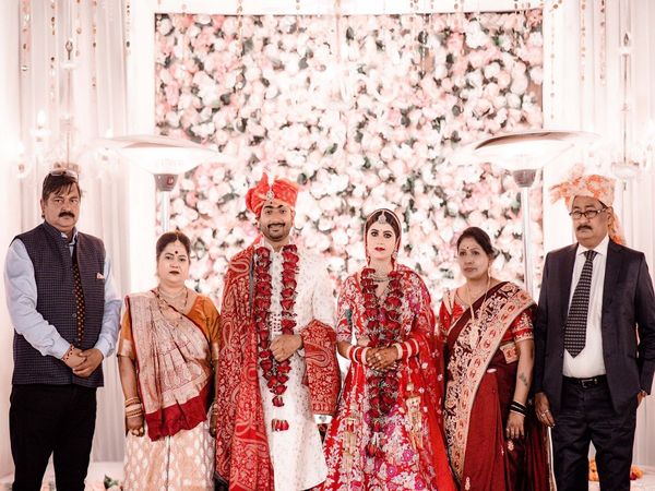 Weird News, Bizarre News, Odd News, Weird News in Hindi, Bizarre News in Hindi, irs officer vikas prakash singh