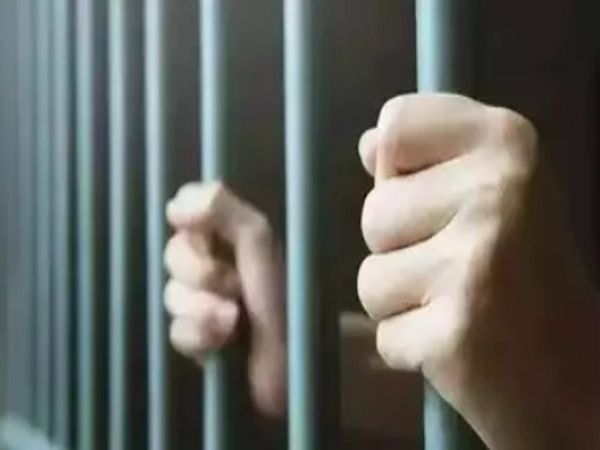 puncturewala becmoe Drug smuggler in Bareilly earned Rs 7 crore in 1 year also a owner of bike showroom