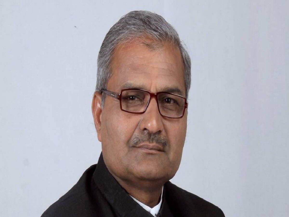 When Rewa MP Janardan Mishra himself started cleaning the toilet in the