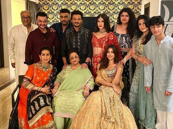 Janhvi Kapoor Family Photo