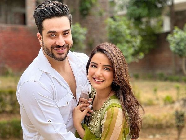 Jasmin Bhasin With Aly Goni