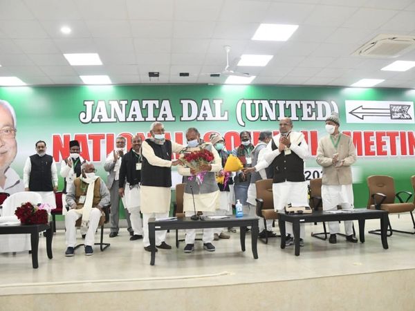 कौन हैं RCP सिंह, जिन्‍हें जेडीयू में नीतीश कुमार ने चुना अपना उत्‍तराधिकारी