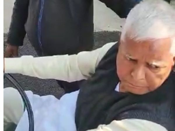 RJD leader Lalu Prasad Yadav Drives Jeep In Patna