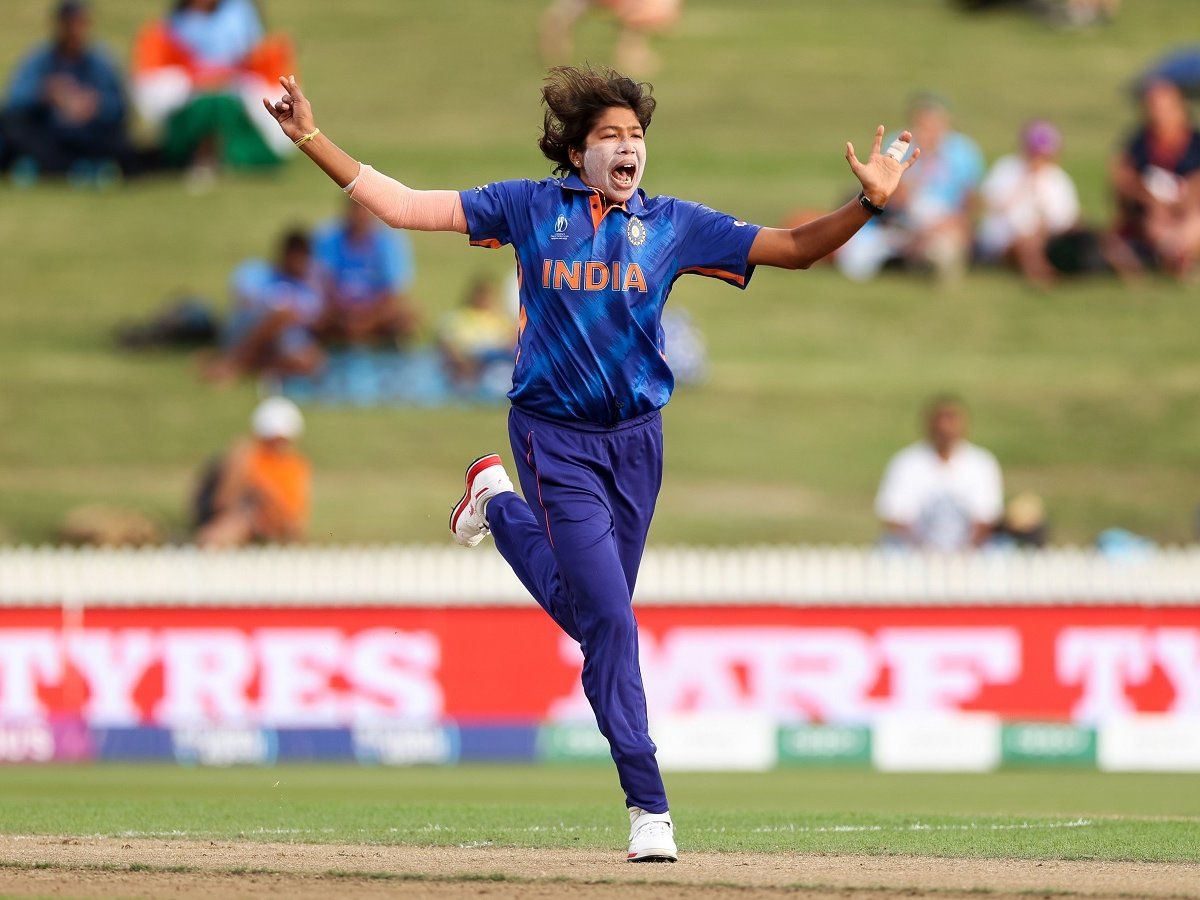 Jhulan Goswami ने बनाया वर्ल्ड रिकॉर्ड, यह उपलब्धि हासिल करने वाली बनी दुनिया की पहली महिला क्रिकेटर