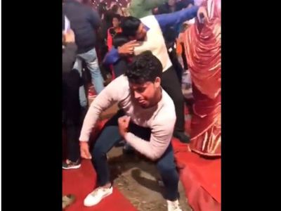 Dance Viral Video jim Dance Funny Viral Video In Hindi, Viral: नागिन डांस तो आपने बहुत देखा, अब जिम वाला डांस भी देख लें, सोशल मीडिया पर छाया वीडियो Dance Viral Video jim Dance Funny Viral Video In Hindi, Viral: नागिन डांस तो आपने बहुत देखा, अब जिम वाला डांस भी देख लें, सोशल मीडिया पर छाया वीडियो