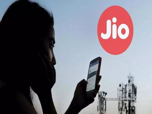 Jio top in 4G download speed, Vi India wins in uploads 