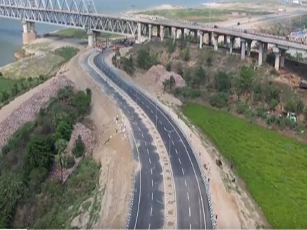 One lane closed from JP Ganga to Atal Path