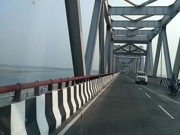 A six-lane bridge will be built on JP Setu