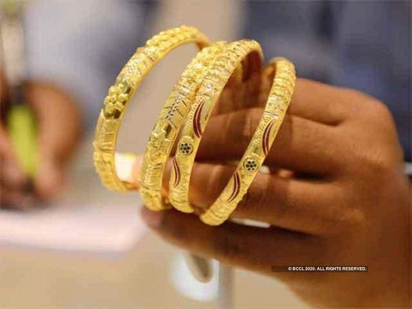 Gold price today up by Rs 65 Silver jumps Rs 298 know 24, 22 carat rates on 20 November 2020