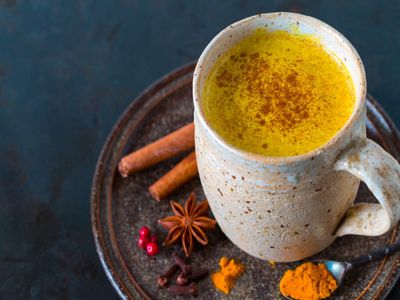 Advantages and disadvantages of drinking turmeric water Advantages and disadvantages of drinking turmeric water