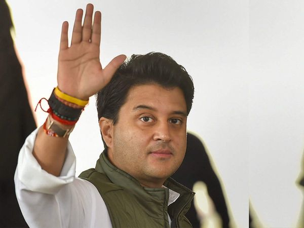 Congress makes strategy to counter Jyotiraditya Scindia in MP by elections