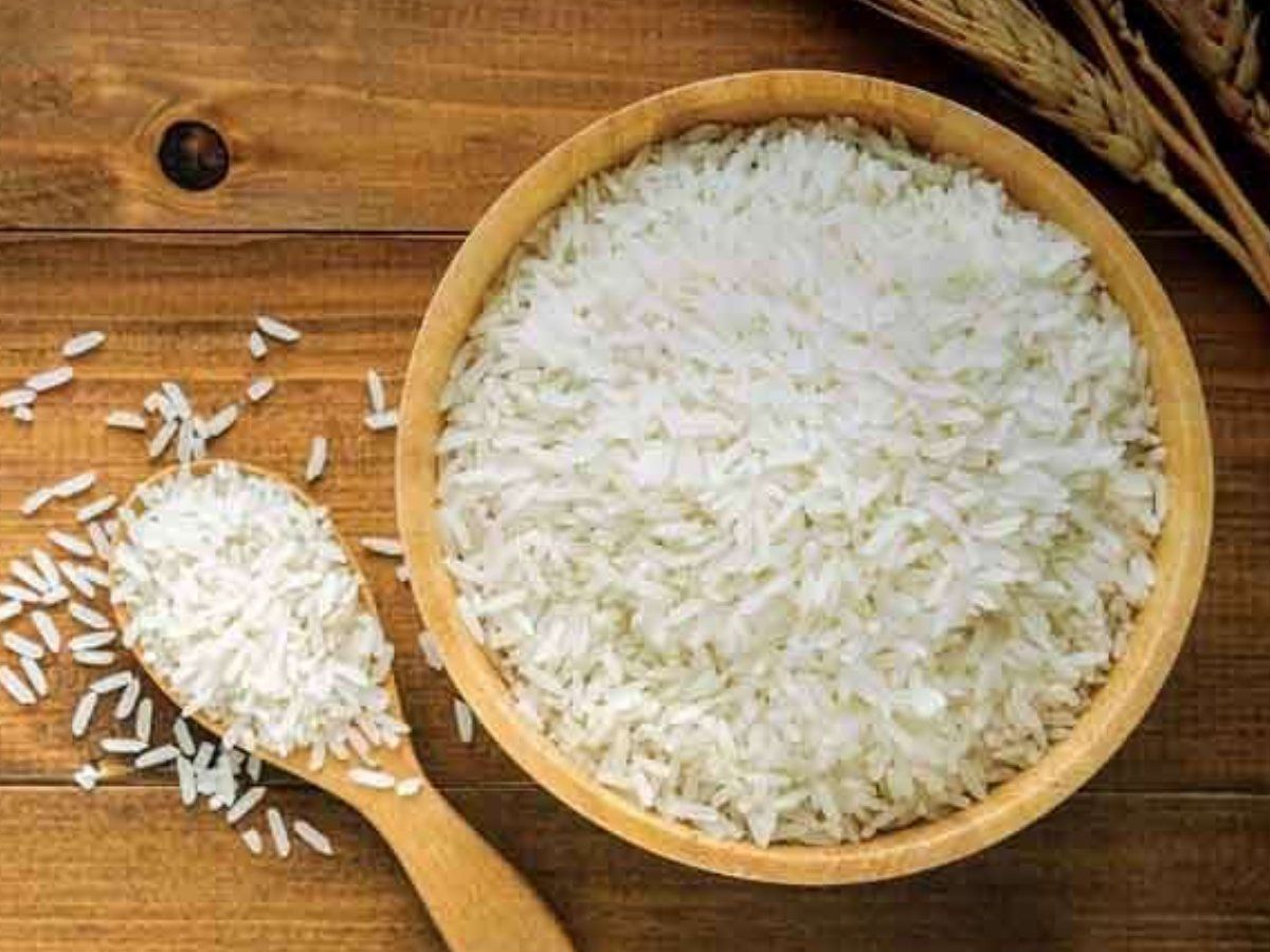 कच्‍चा चावल खाने के नुकसान | raw rice side effects | Side Effects Of Eating  Raw Rice, kachche chawal khane ke nuksan in hindi, health tips in hindi,  कच्‍चा चावल खाने के