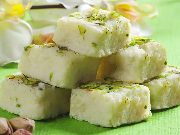 Simple Recipe to make kalakand at home