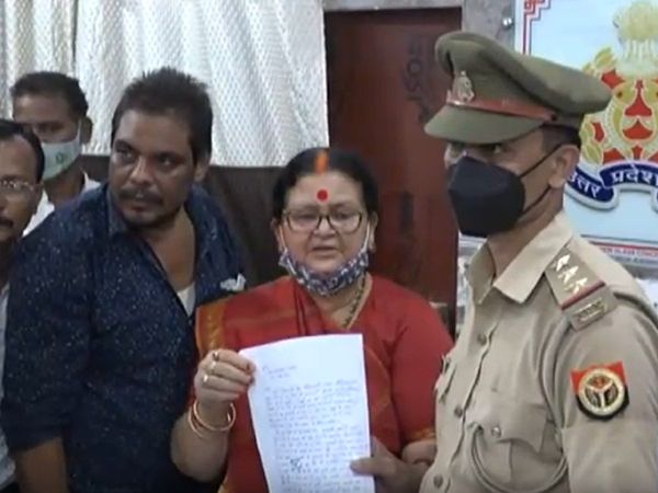 कानपुर की महापौर प्रमिला पांडे ने उद्धव ठाकरे के खिलाफ FIR दर्ज कराई है