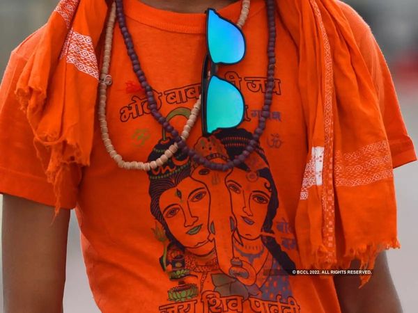 मिसाल! हरिद्वार से कांवड़ लेकर आया मुस्लिम शख्‍स, महादेव में है गहरी आस्‍था