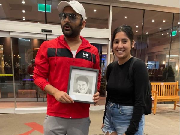 The Kapil Sharma Show Fame Kapil Sharma sketch gift from a fan in Toronto check here