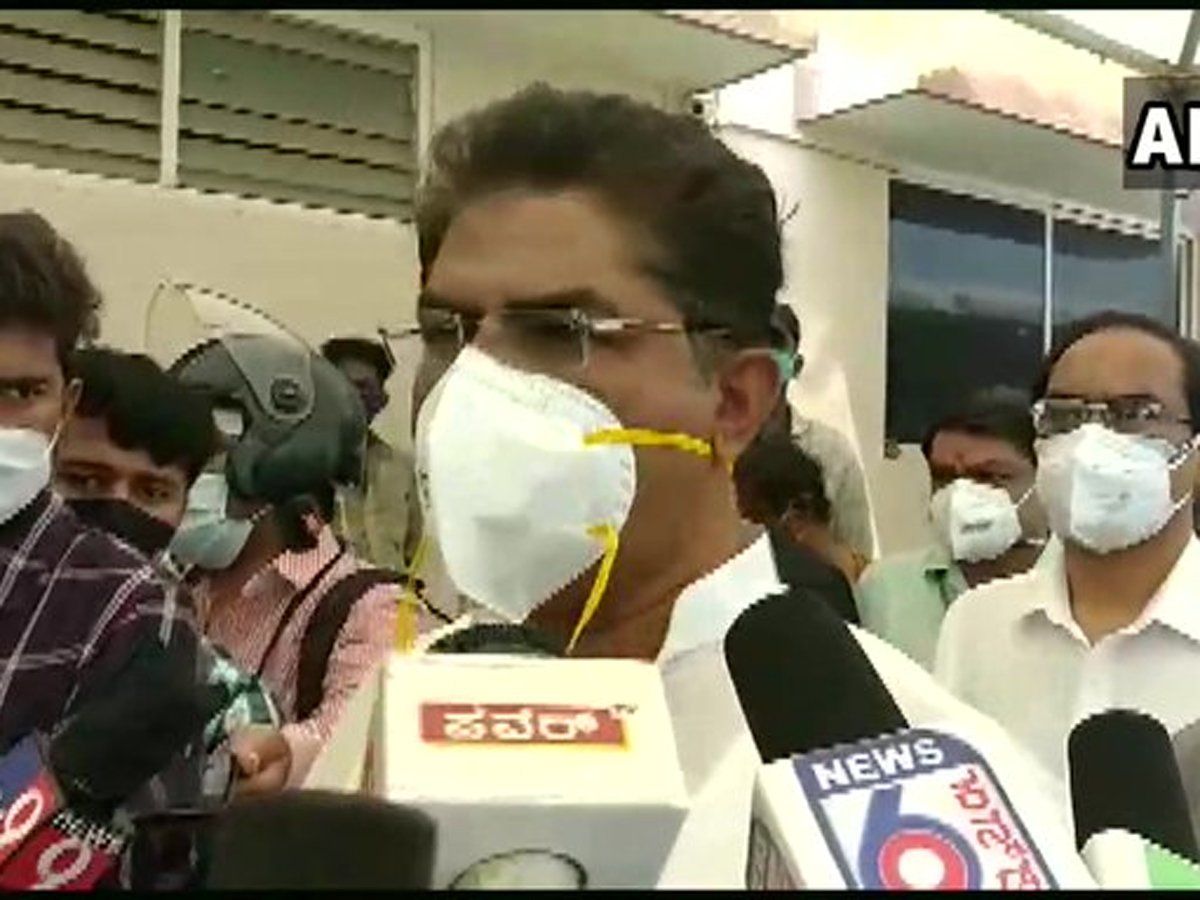 Bengaluru : बेंगलुरु में घर छोड़कर फरार हुए 3000 कोरोना मरीज, मोबाइल फोन बंद किया