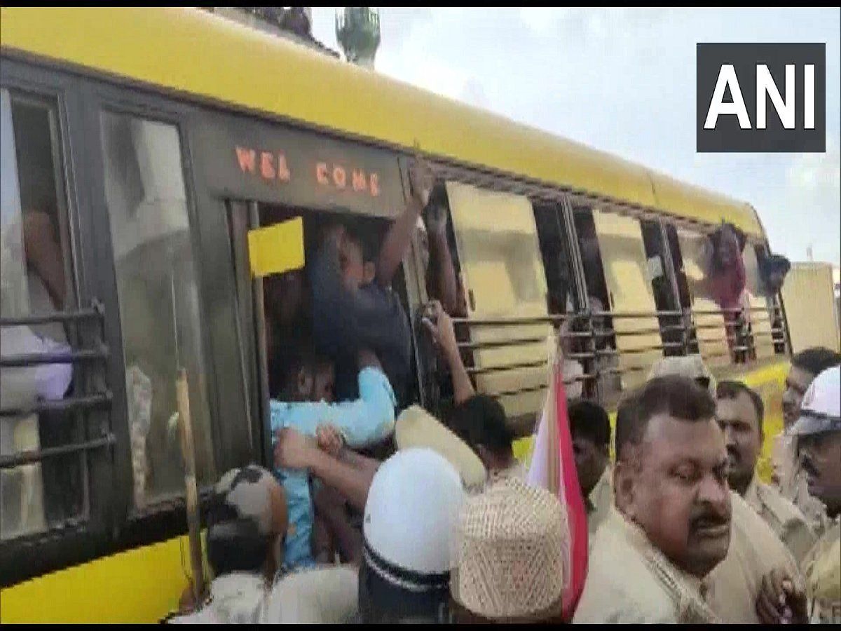 छापेमारी के विरोध में पत्थरबाजी, पीएफआई ने कर्नाटक रोडवेज की बसों को बनाया निशाना