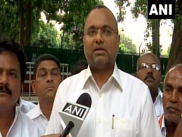 CBI conducts raid on P Chidamabaram houses