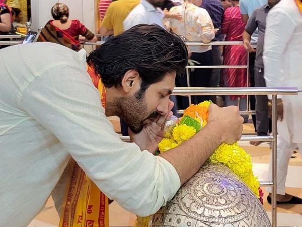 kartik aaryan, Bhool Bhulaiyaa 2, kartik aaryan visits siddhi vinayak temple to pray for the success of Bhool Bhulaiyaa 2 movie
