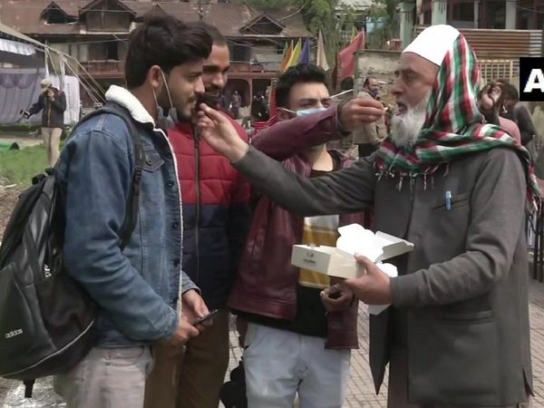 घाटी में बदल रहे हालात, साथ आ रहे कश्‍मीरी पंडित और मुसलमान, यूं दे रहे सौहार्द का संदेश