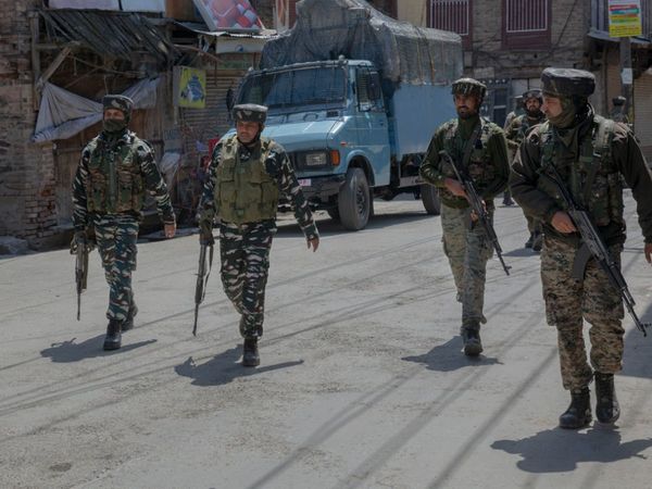  Shopian Encounter : one terrorist killed, Operation in progress 
