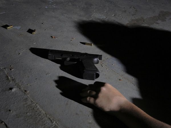 जम्‍मू कश्‍मीर के कुलगाम में आतंकियों ने सरपंच को मारी गोली