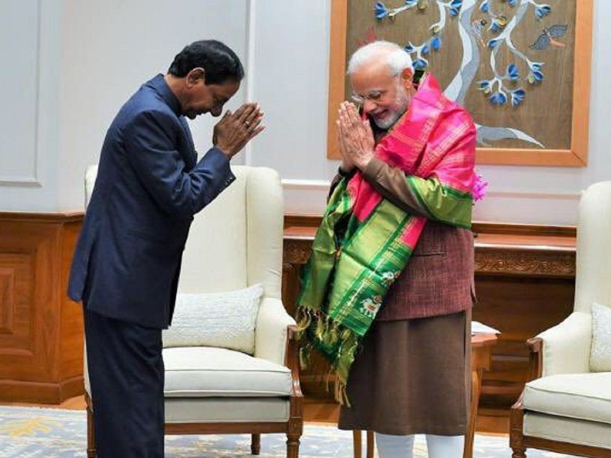 हैदराबाद: PM मोदी की अगवानी में नहीं पहुंचे तेलंगाना के मुख्यमंत्री KCR, बीजेपी ने कहा- क्या यही आपकी संस्कृति है?