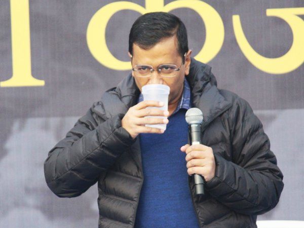  AAP: दिल्ली में 'पानी' की क्ववालिटी पर उठे सवालों के बीच सीएम केजरीवाल ने टंकी का पानी पीकर दिलाया भरोसा