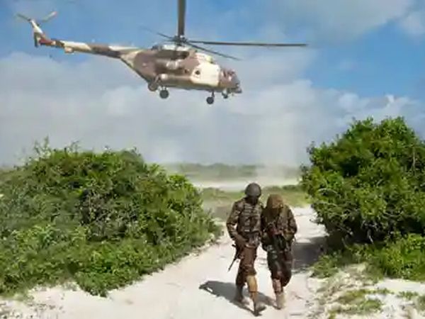 Kenya : 17 soldiers dead as helicopter crashes 