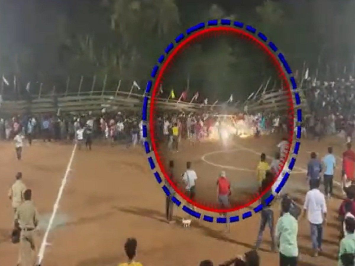केरल: फुटबॉल मैच के दौरान हुआ हादसा, स्टेडियम की अस्थाई गैलरी गिरी, करीब 200 लोग घायल