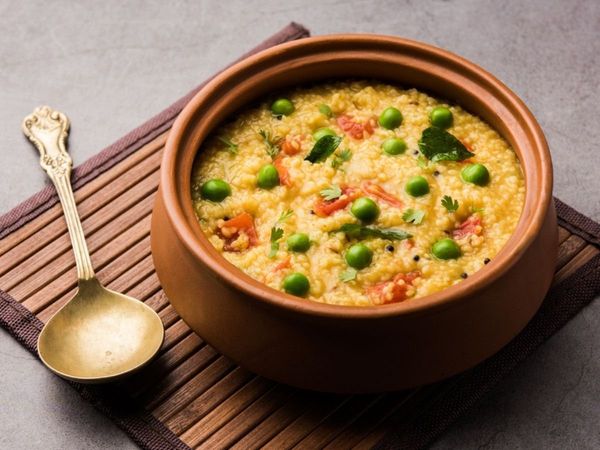 How to make Urad dal Khichdi, How to make Urad dal Khichdi with  vegetable, How to make Urad dal Khichdi at home, Homemade Urad dal Khichdi, Makar Sankranti Urad dal Khichdi Recipe, how to make urad dal ki khichdi, how to prepare urad dal khichdi