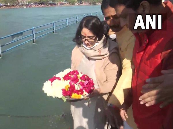  CDS Bipin Rawat, Madhulika Rawat ashes immersed in Ganga in Haridwar