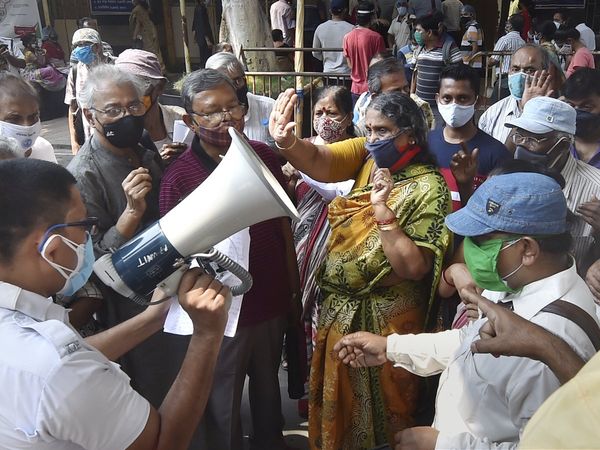Corona cases are increasing in West Bengal, government orders to close shopping malls, restaurants