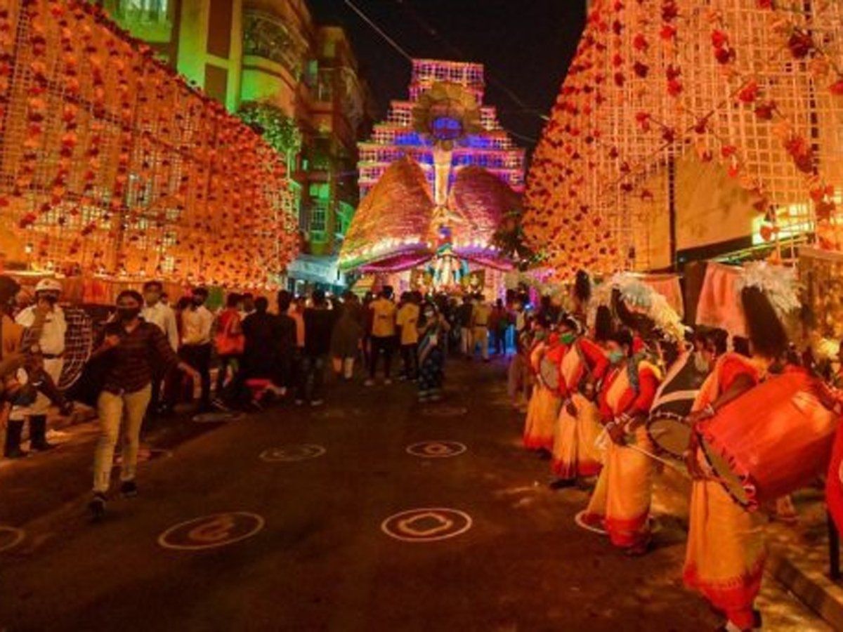 दुर्गा पंडालों में इस बार आगंतुकों को अनुमति नहीं, सिंदुर खेला भी नहीं होगा, कोलकाता HC का बड़ा फैसला