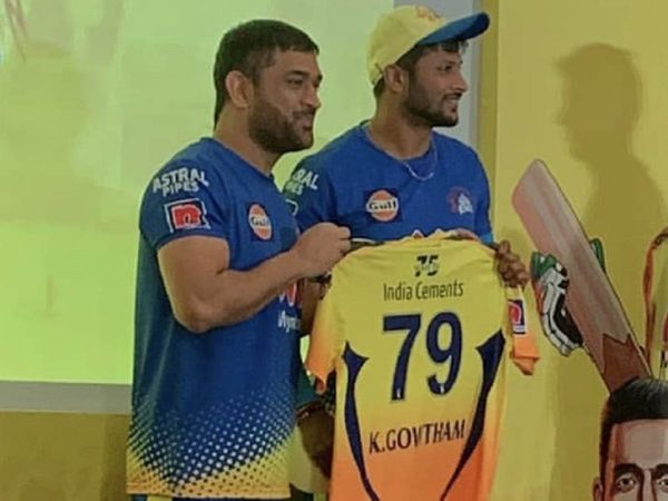 Krishnappa Gowtham with MS Dhoni