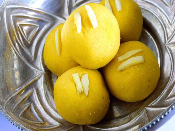 Ganesh Laddoo sold in Hyderabad for 61 lakhs 100 people of the society bought together