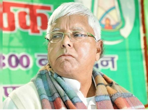 लालू का नीतीश पर तंज, 'टोटल कन्‍फ्यूजिया गए हैं छोटे भाई'