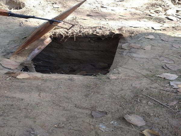 [VIDEO] जम्मू-कश्मीर पुलिस को खास कामयाबी, लश्कर ए तैय्यबा के ठिकाने को किया ध्वस्त