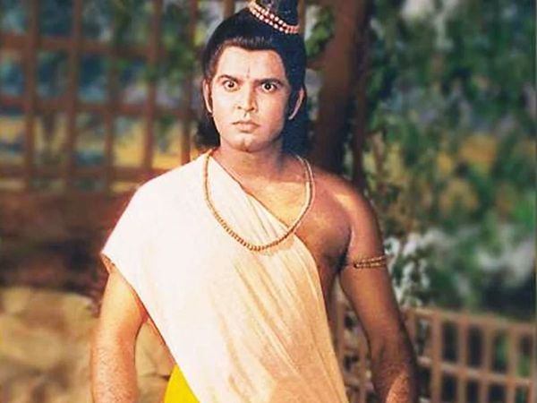 Sunil Lahri as Laxman