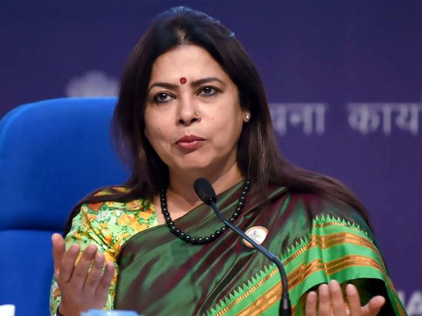  BJP Meenakshi lekhi attacks on kejriwal government over new excise policy in delhi AAP hits back