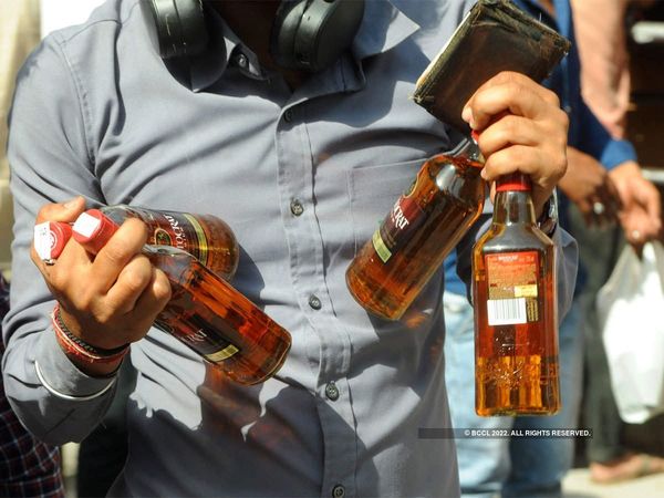 there may be shortage of liquor in Delhi due to suppy issues
