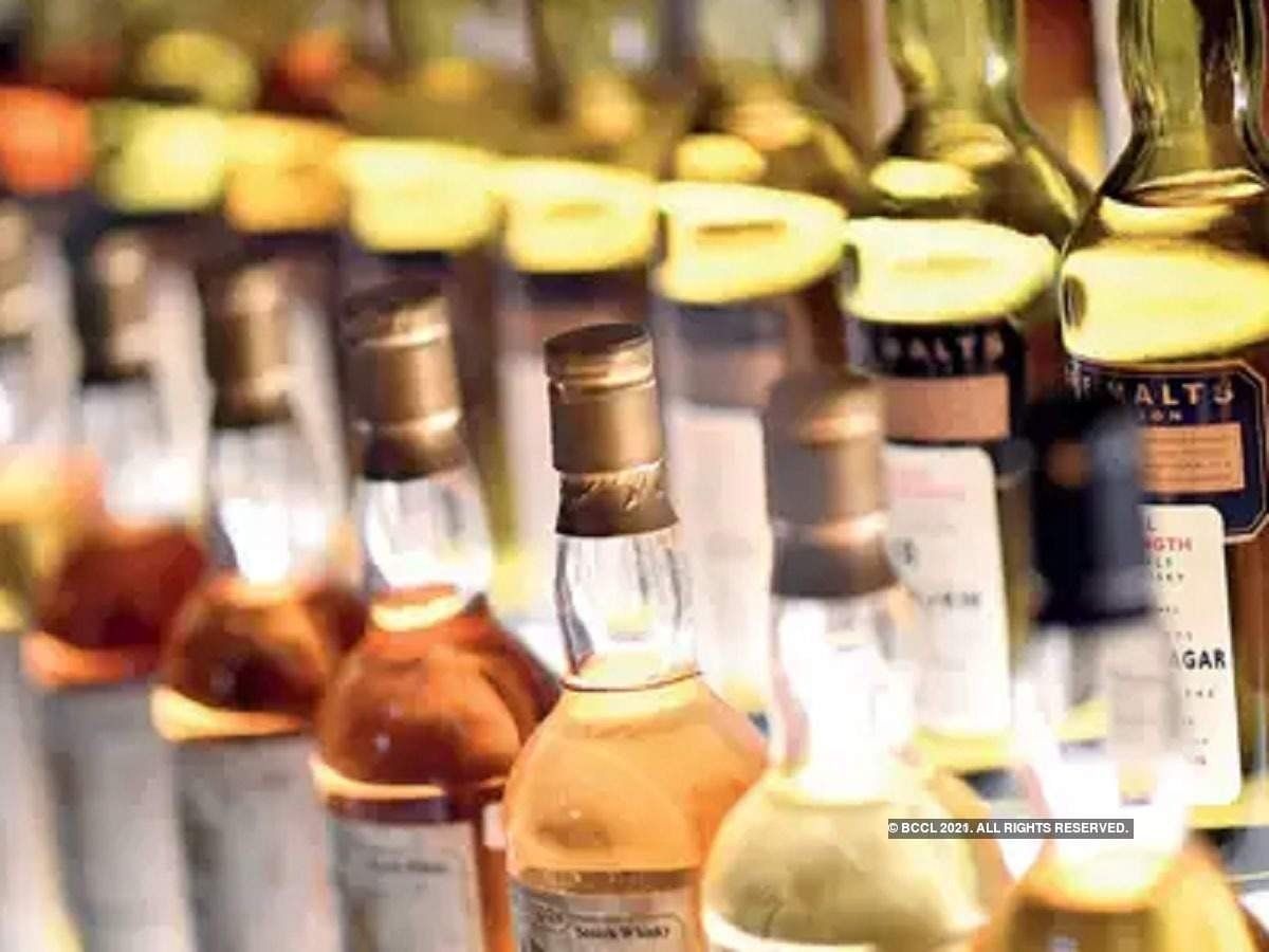 Liquor Home Delivery: दिल्ली के अलावा इन राज्यों में घर बैठे ही खरीदें शराब, देखें पूरी सूची