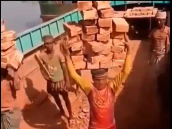 Today Viral Video Labour Heart Touching google trend Viral Video in Hindi