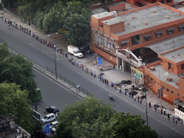 महाराष्‍ट्र में कोरोना ने बढ़ाई चिंता, अमरावती में लॉकडाउन, यवतमाल में पाबंदियां, BMC ने जारी की नई गाइडलाइंस